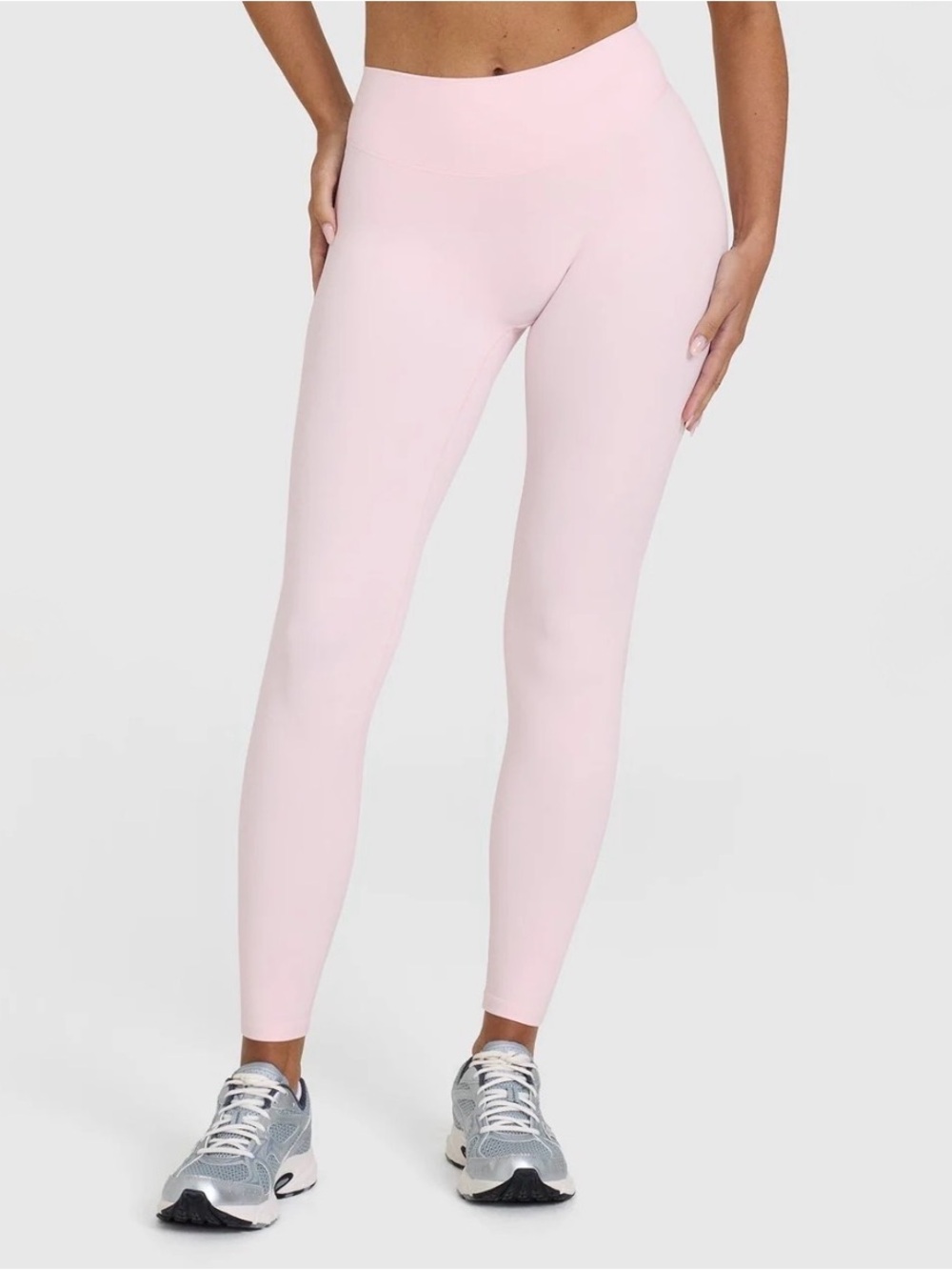 NWT SOFTMOTION™
LEGGINGS WITH WHITE LOGO